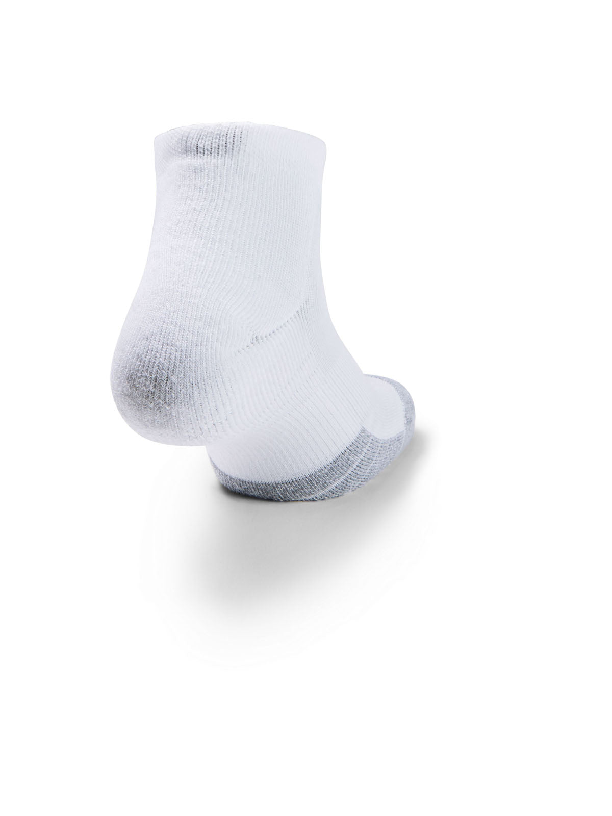 Paquete de tres pares de calcetines HearGear® Low Cut para adultos