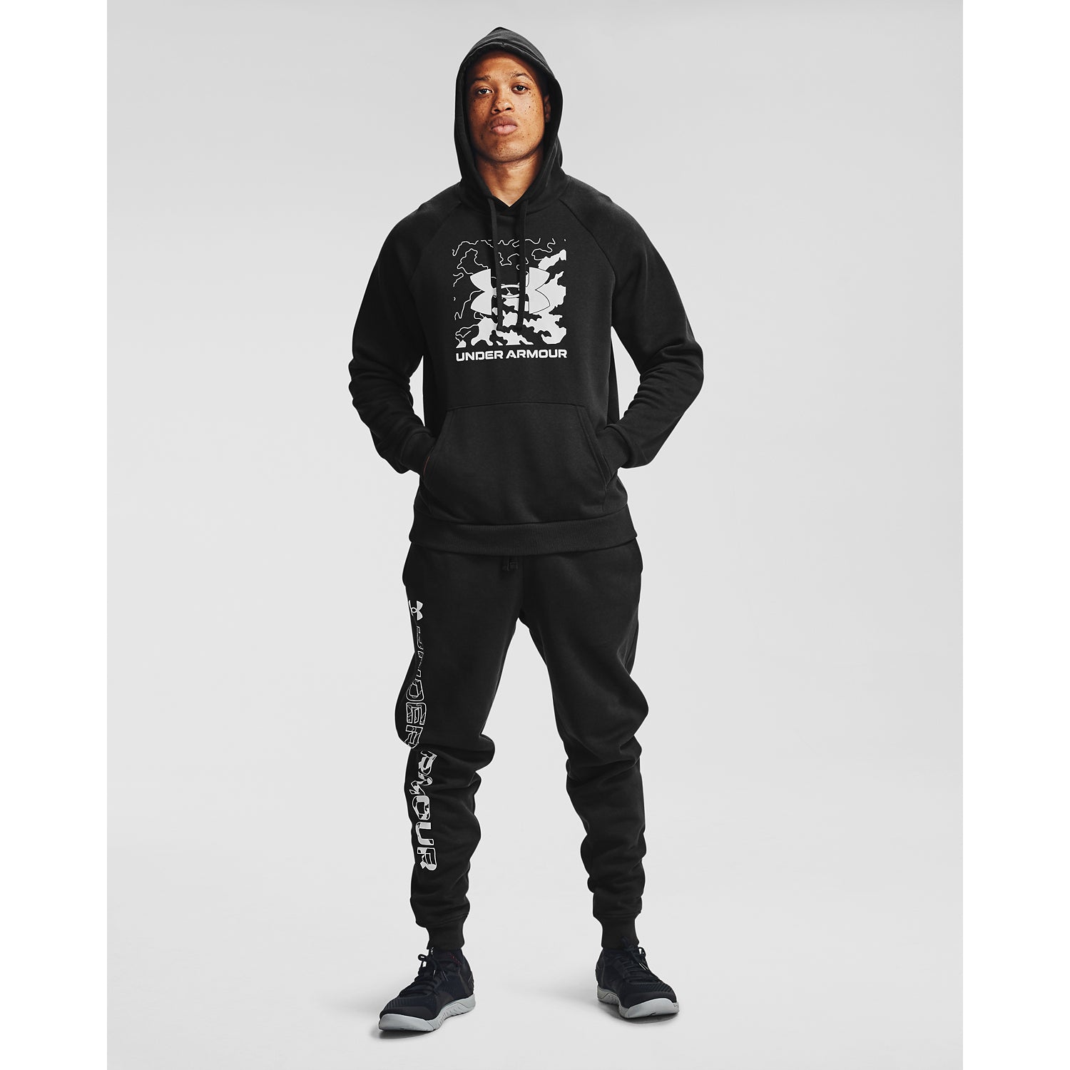 Pantalones de Entrenamiento UA Rival Fleece Graphic para Hombre