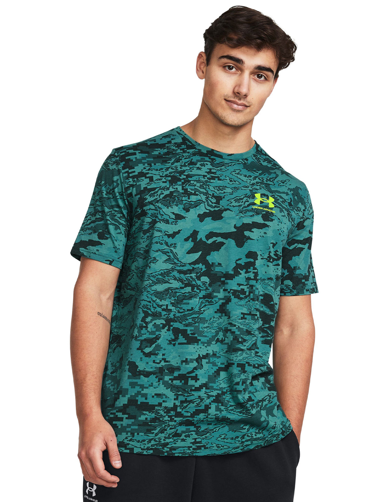 Polera Manga Corta All-Over Logo para Hombre Under Armour