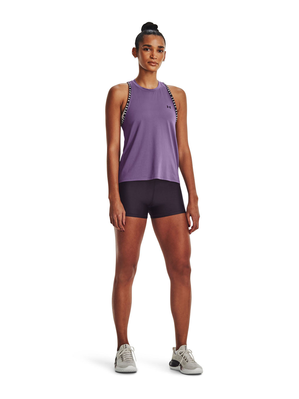 Shorts mid rise UA HeatGear® para mujer