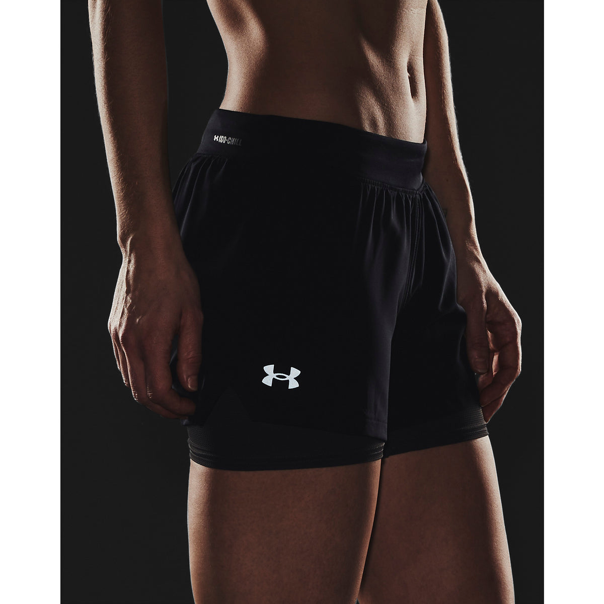 Shorts UA Iso-Chill Run 2 en 1 para mujer