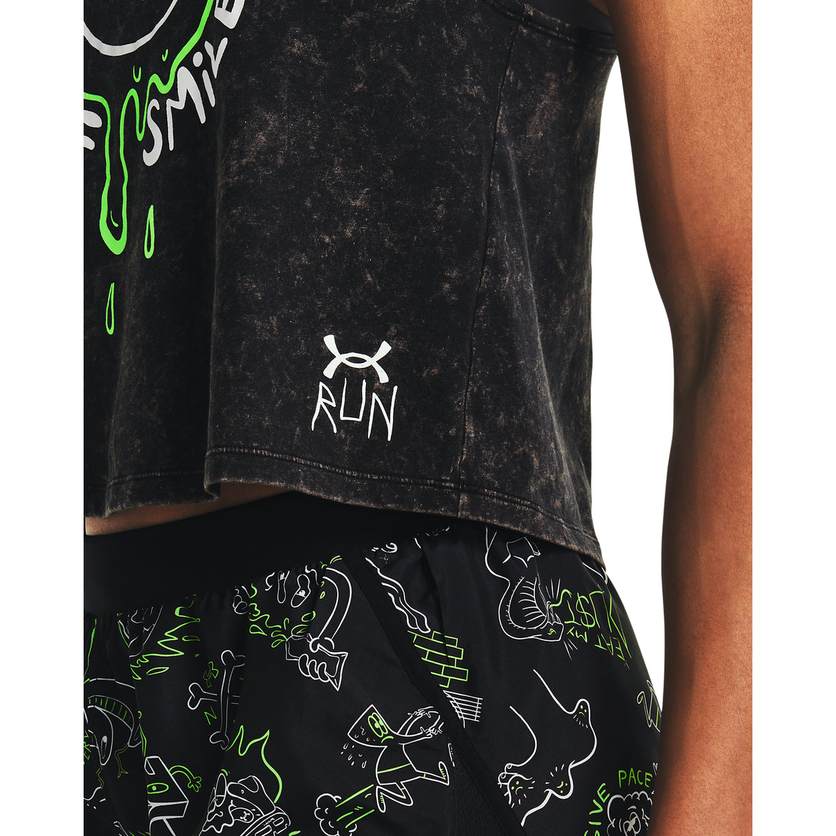 Polera Manga Corta UA RUN UR FACE OFF para Mujer