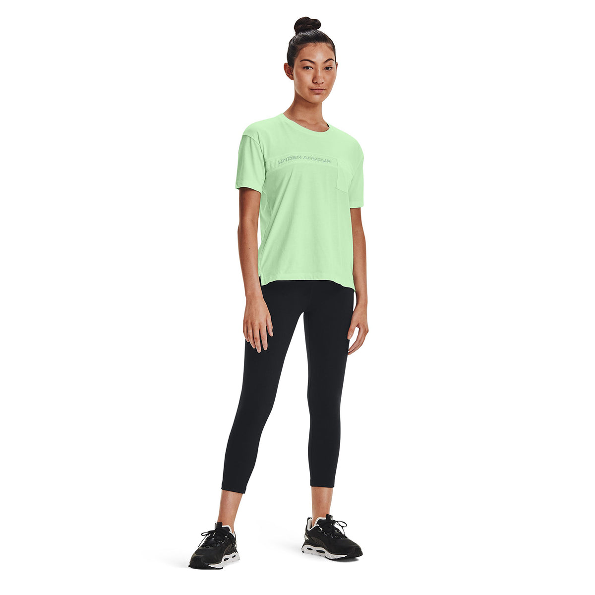 Polera UA Pocket Mesh Graphic para mujer