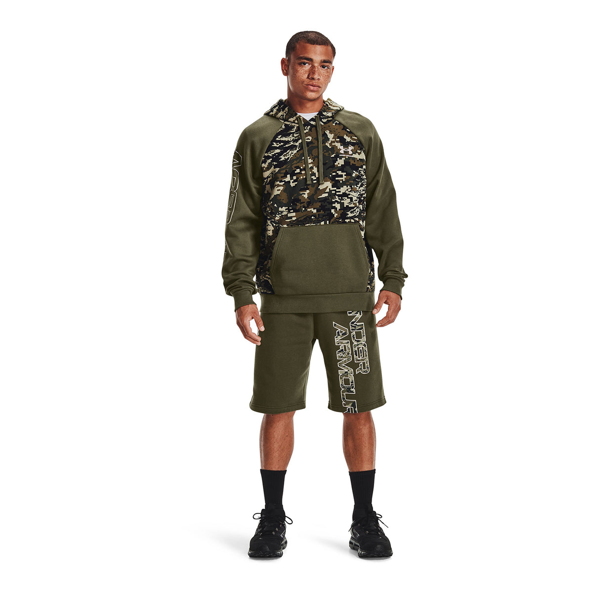 Polera manga larga UA Rival Fleece Camo Script para hombre