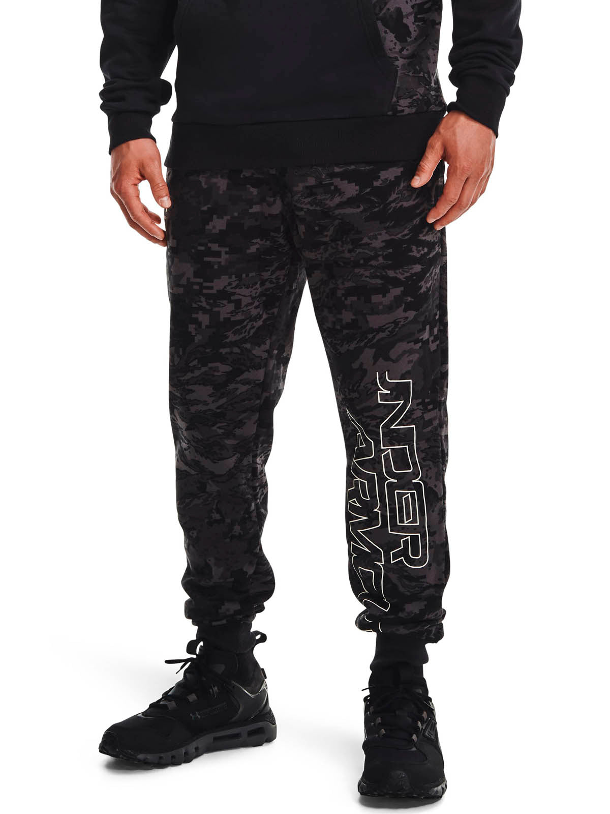 Joggers UA Rival Fleece Camo Script para hombres