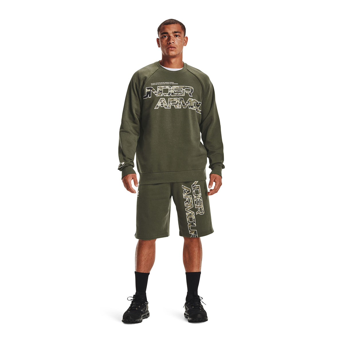 Shorts UA Rival Fleece Camo Script para hombre