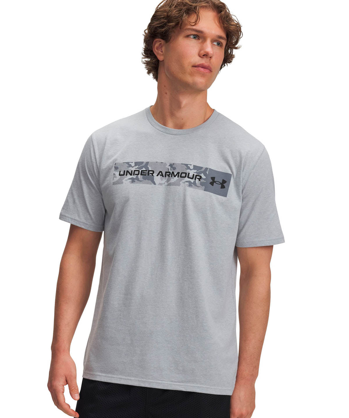 Polera manga corta Lifestyle para Hombre Camo chest stripe Gris Under Armour
