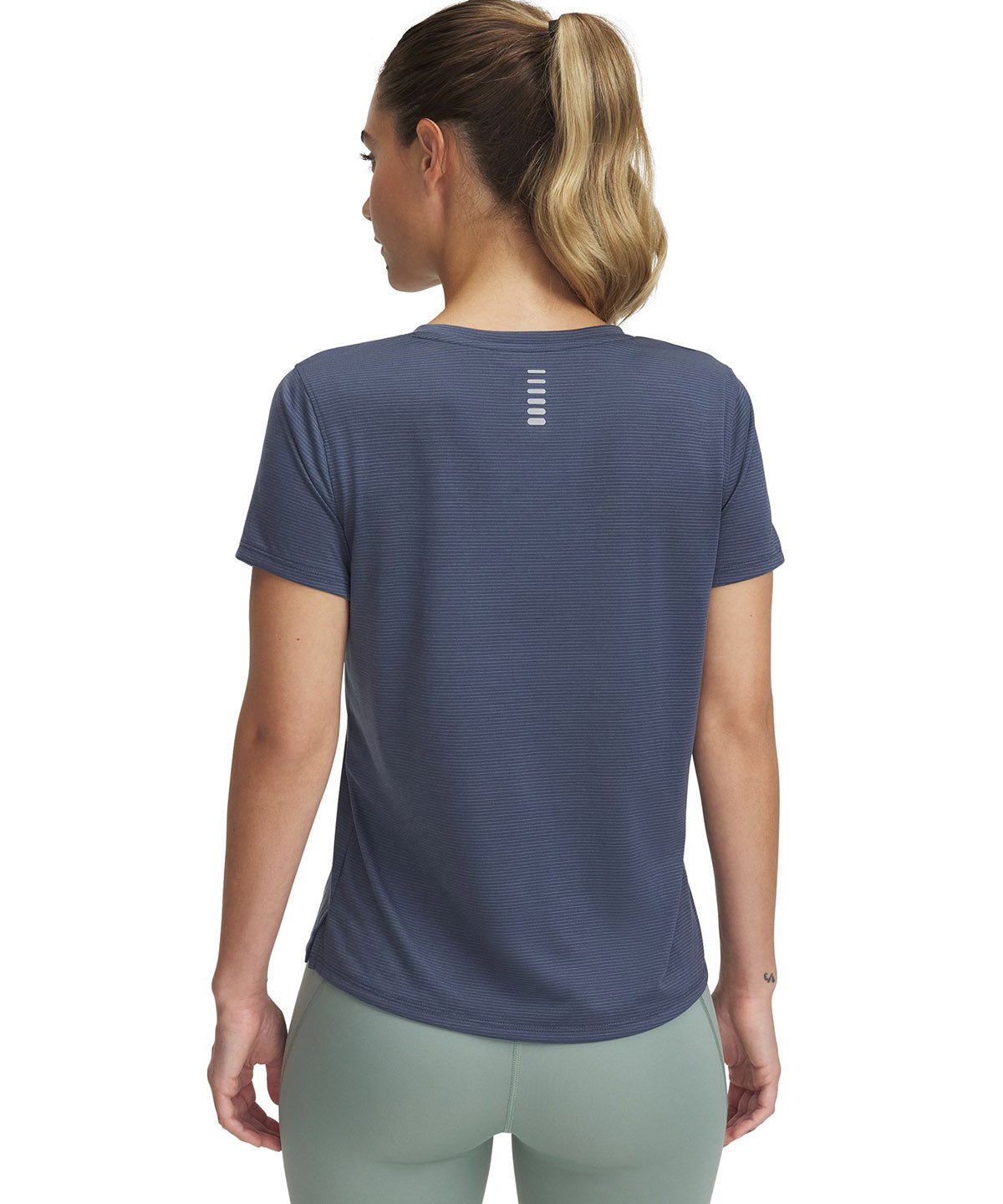 Polera manga corta Under Armour launch gris para mujer