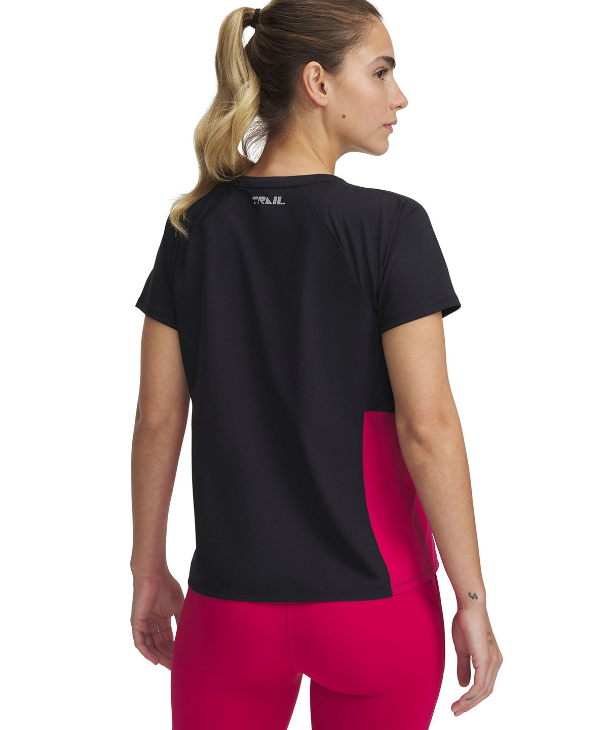 Polera manga corta UA Trail Run negro para mujer