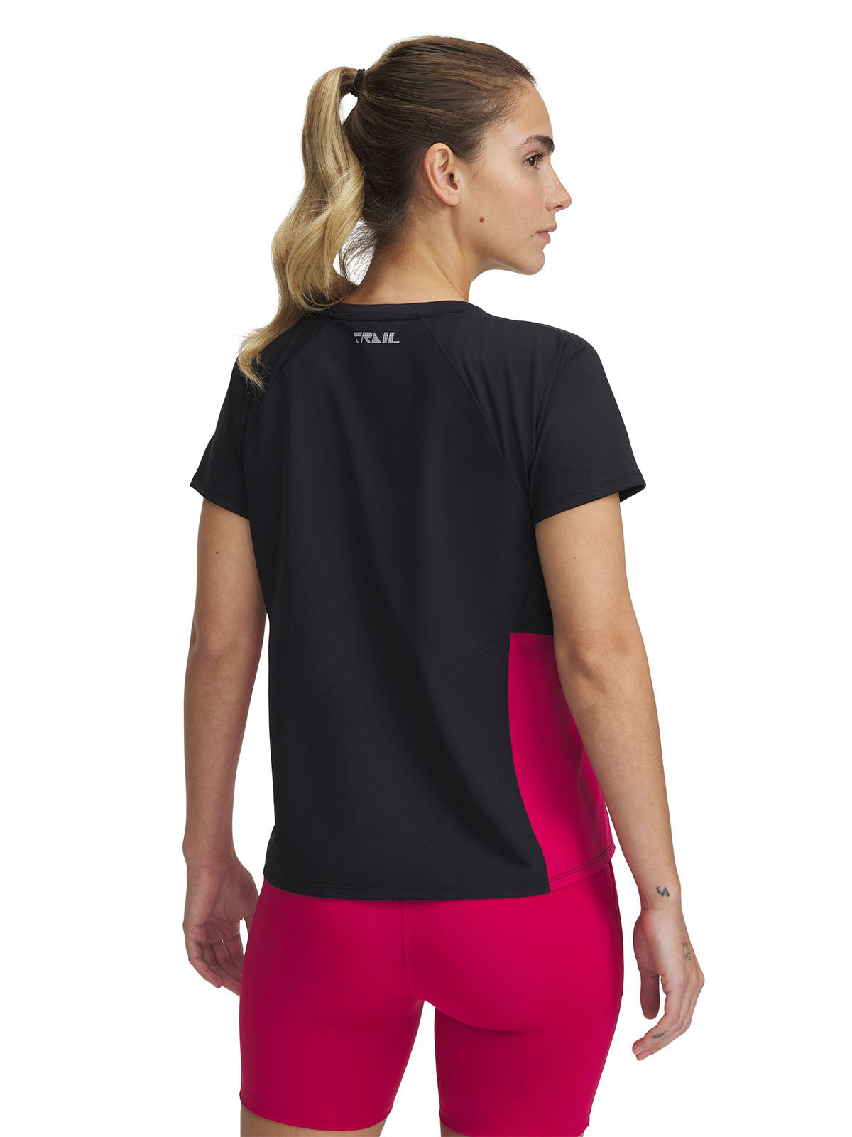 Polera manga corta UA Trail Run negro para mujer