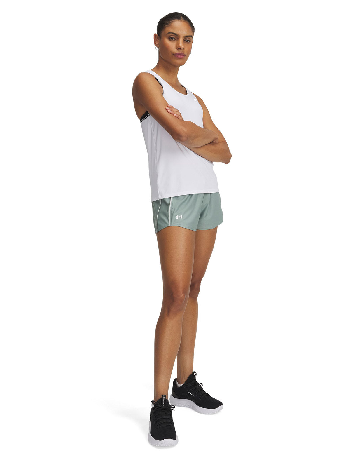 Shorts UA Tech Play Up verde para mujer